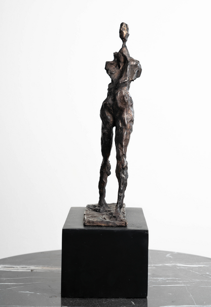 Caminante (Figura Femenina)