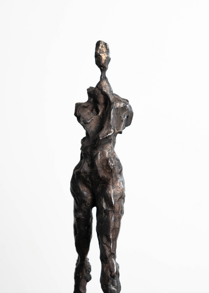 Caminante (Figura Femenina)